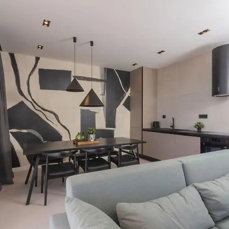 Ferienhaus Mit Privatpool Fuer 6 Personen Ca 80 Qm In Bilice, Dalmatien Norddalmatien * Sibenik