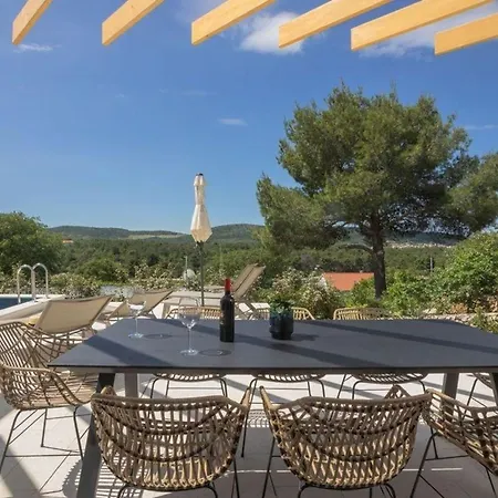 Ferienhaus Mit Privatpool Fuer 6 Personen Ca 80 Qm In Bilice, Dalmatien Norddalmatien Holiday home